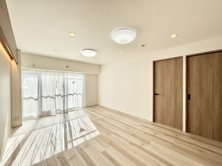 ���r���O�@���邢�z���������A�����̕��͋C�ɖ�������郊�r���O�_�C�j���O