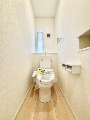 �g�C���@�g�C����1�K��2�K���ꂼ��ɔz�u����Ă��ĂƂĂ��֗��ł��B 