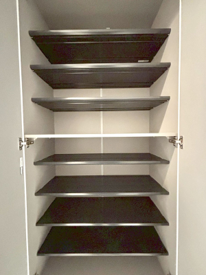 ���̑����ρ@�����Ղ���[�ł���V���[�Y�{�b�N�X�ŉƑ��S���̌C���A���ւ�������B  