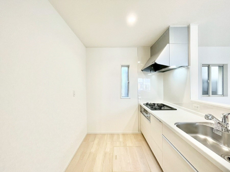 �L�b�`���@�u�₩�ȕ����ʂ蔲����L�b�`���B��������̂Ŗ��邭���C�ɂ��𗧂��܂��B