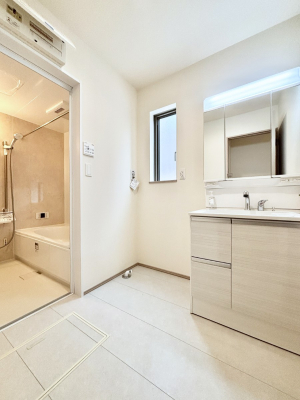 ���̑��@�L�X�Ƃ�Ƃ�̂��郉���h���[�X�y�[�X�B  