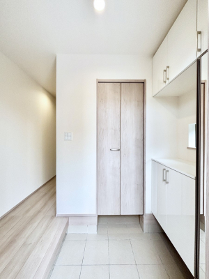 ���ց@���Ƒ��₨�q�l���C�����悭���o�}���ł��鉸�₩�ȕ��͋C�̌��ւł��B