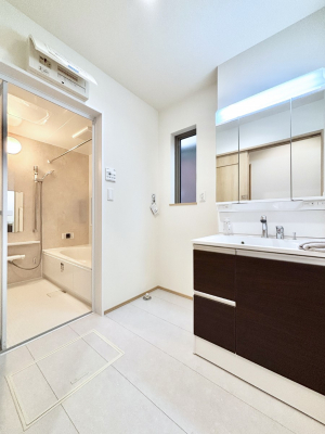 ���̑��@�L�X�Ƃ�Ƃ�̂��郉���h���[�X�y�[�X�B  