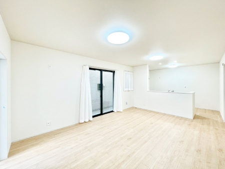 ���r���O�@���Ƒ��̓��₩�Șb�����ŕ�܂�閾�邢���r���O