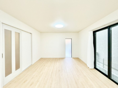 ���r���O�@�傫�ȑ����炽���Ղ�̗z���ƕ����������郊�r���O