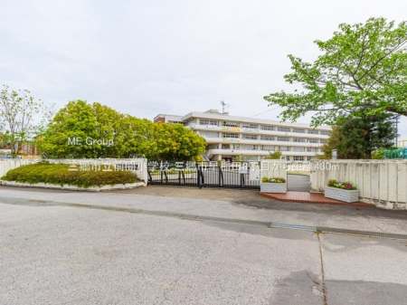 ���ӊ��@���w�Z 430m �O���s���O�ԏ��w�Z