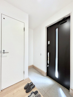 ���ց@�K���X�X���b�g�̓��������փh�A�������Ɍ���͂��Ă���܂�