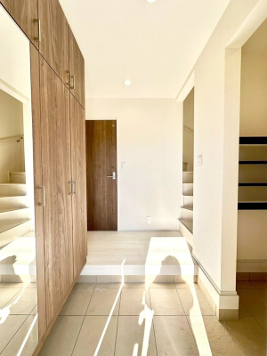 ���ց@�Ƒ��̋A��₨�q�l�������������}���錺��  