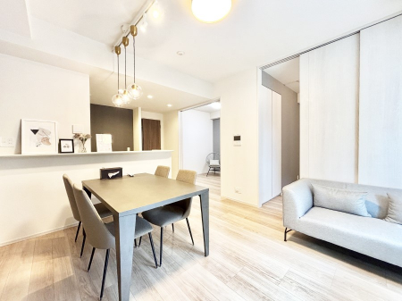 ���r���O�@�Ƒ������R�ƏW�܂�e���̃X�y�[�X�ɂȂ肻��