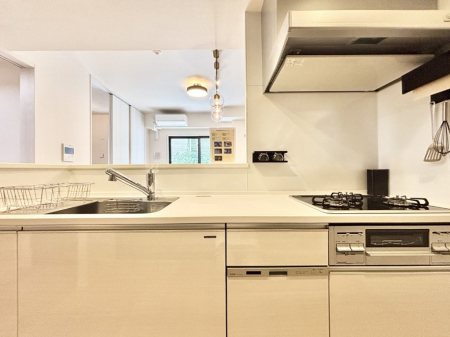 �L�b�`���@�������������I�ɁA�y�����I�V�X�e���L�b�`��