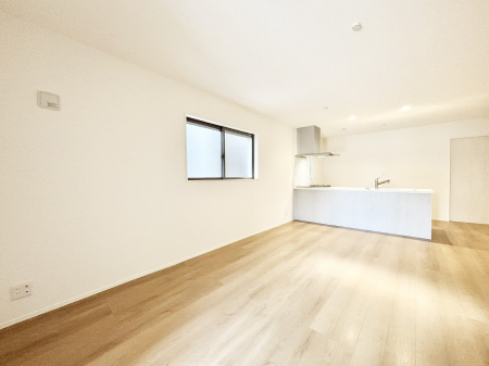 ���r���O�@���Ƒ��̓��₩�Șb�����ŕ�܂�閾�邢���r���O