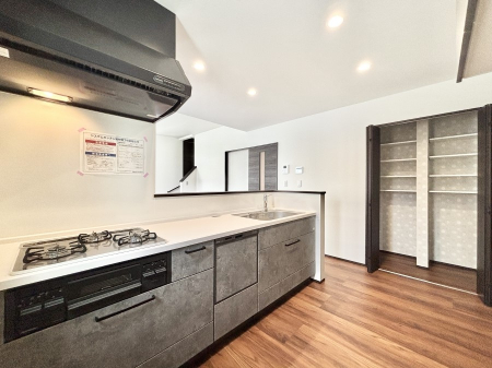 �L�b�`���@�g������̗ǂ��L�b�`���œ��X�̂��������y�����I���ɂ͎��[������֗��ł��B