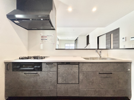 �L�b�`���@���r���O�����n����l�C�̃J�E���^�[�L�b�`���B �Ƒ��������Ȃ���Ǝ������邱�Ƃ��ł��܂��B