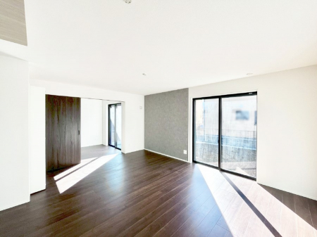 ���r���O�@�傫�ȑ����炽���Ղ�̗z���ƕ����������郊�r���O