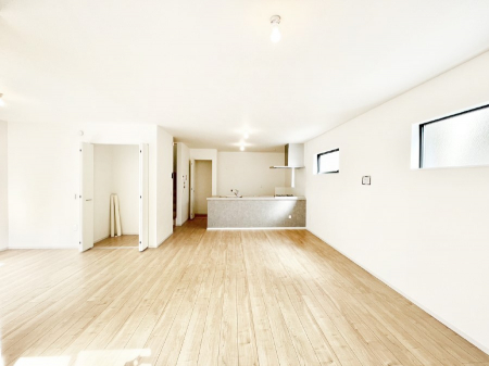 ���r���O�@�Z�ޕ��̌��������o�����A�C���e���A���l����̂��y���݂ȃ��r���O�ł�