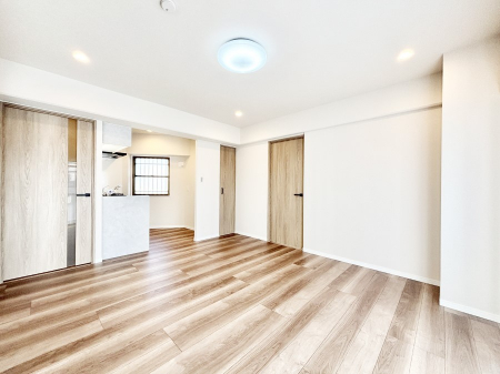 ���r���O�@���Ƒ��̓��₩�Șb�����ŕ�܂�閾�邢���r���O