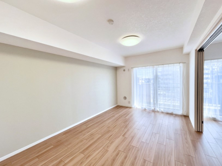 ���r���O�@���Ƒ��̓��₩�Șb�����ŕ�܂�閾�邢���r���O  