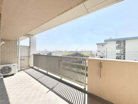 �o���R�j�[�@�������o���R�j�[�I��������̐��󕨂������܂��B