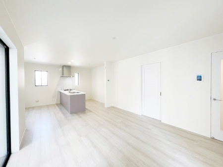 ���r���O�@���Ƒ��̓��₩�Șb�����ŕ�܂�閾�邢���r���O