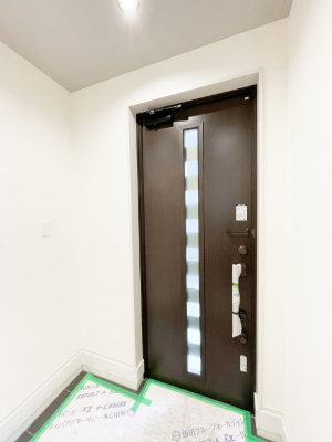 ���ց@�K���X�X���b�g�̓��������փh�A�������Ɍ���͂��Ă���܂�