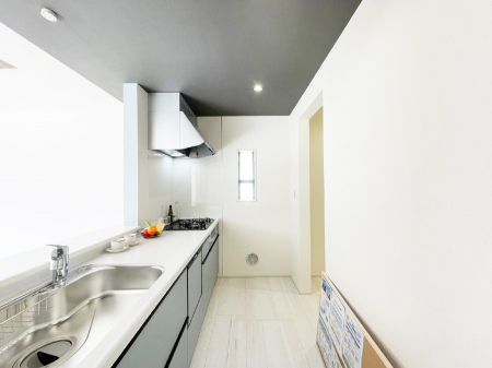 �L�b�`���@�L�X�Ƃ����g������̗ǂ��L�b�`���œ��X�̂��������y�����Ȃ肻��