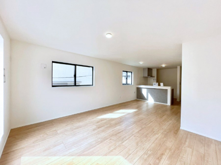 ���r���O�@���Ƒ��̓��₩�Șb�����ŕ�܂�閾�邢���r���O  