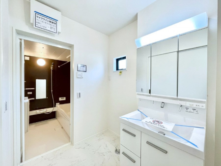 ���̑��@�L�X�Ƃ�Ƃ�̂��郉���h���[�X�y�[�X�B  