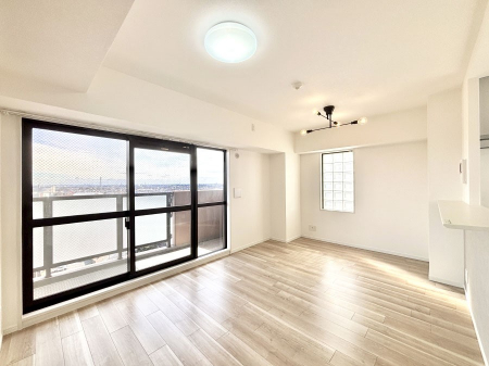 ���r���O�@���Ƒ��̓��₩�Șb�����ŕ�܂�閾�邢���r���O  