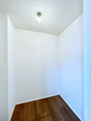 ���[�@�m���̃N���[�[�b�g�B���s��������̂Ō���̈ߗނ�����������܂�܂��B