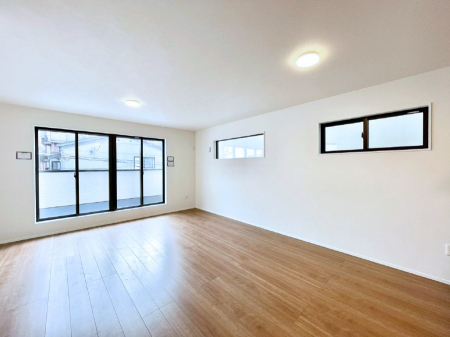 ���̑����ρ@�Ƒ��̏Ί炪���R�Ɛ��܂�Ă���A����ȕ��͋C�̃_�C�j���O�Ɏd�オ���Ă��܂��B