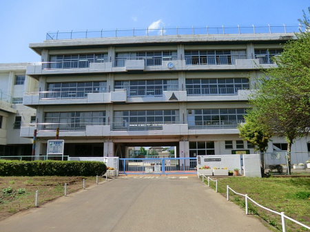 ���ӊ��@���w�Z 720m �V���s���V�x���w�Z