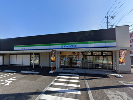 ���ӊ��@�R���r�j 300m �t�@�~���[�}�[�g �����񒚖ړX