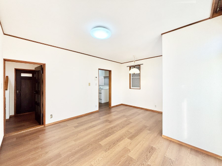 ���r���O�@�Z�ޕ��̌��������o�����A�C���e���A���l����̂��y���݂ȃ��r���O�ł��I 