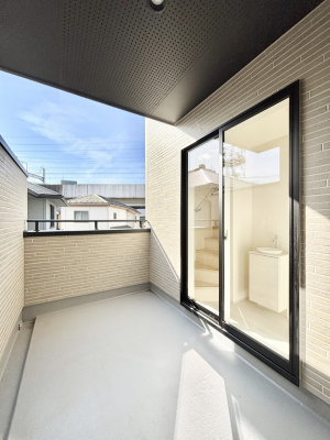 �o���R�j�[�@�����t���̃o���R�j�[�ŋ}�ȉJ������󕨂����܂�! 