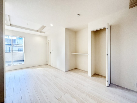 ���̑����ρ@���邢2�K���r���O�I�O����̎������V���b�g�A�E�g���ĉƑ��̃v���C�o�V�[�����܂��B