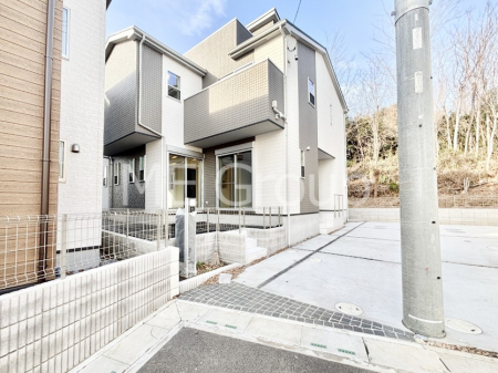 ���n�O�ώʐ^�@�������ꂽ�O�ρA�㎿�ȏZ��Ԃ��L���鎺���͉i�����S���ĉ߂�����Z���ł��B 