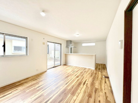 ���r���O�@�Z�ޕ��̌��������o�����A�C���e���A���l����̂��y���݂ȃ��r���O�ł��I 