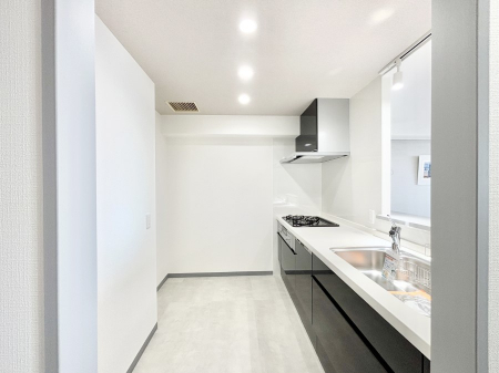 �L�b�`���@���������Ȃ���ł����Ƒ��Ƃ̉�b���y���߂�ΖʃL�b�`���@