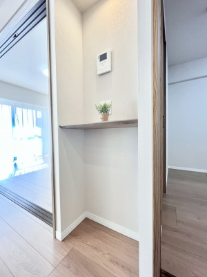 ���̑����ρ@���r���O�ɂ���J�E���^�[�͂��Ƒ��̎ʐ^��C���e���A�̏���I�Ƃ��Ă����o�ł��܂�