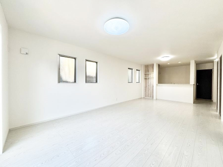 ���r���O�@���Ƒ��̓��₩�Șb�����ŕ�܂�閾�邢���r���O