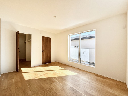 �Q���@�E�H�[�N�C���N���[�[�b�g�����邨�����B�G�߂��Ƃ̓���ւ����s�v�ŕ֗��ł��I