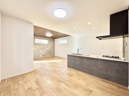 ���r���O�@�ǂ��ɂ��Ă��Ƒ��̂Ȃ������������R�~���j�P�[�V�������r���O�B 