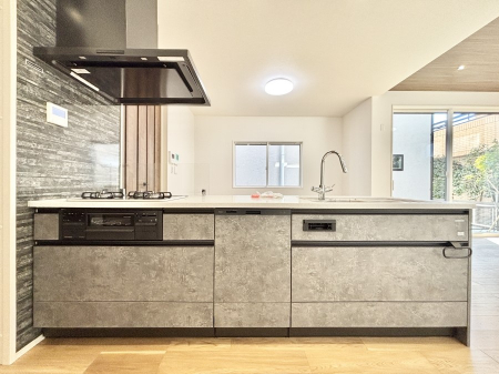 �L�b�`���@���r���O�����n����l�C�̃J�E���^�[�L�b�`���B �Ƒ��������Ȃ���Ǝ������邱�Ƃ��ł��܂��B