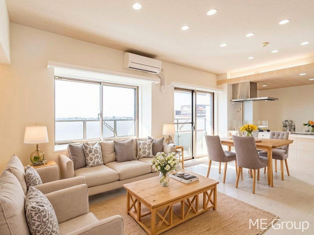 ���r���O�@�������������͋C�̂k�c�j�͉Ƒ��݂�Ȃ̉��K��ԁ@���Ƌ��CG�ł�