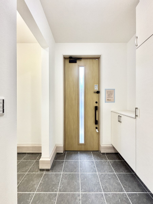 ���ց@�V���[�Y�C���N���[�N�t���̌��ցB�Ƒ��S���̌C��J��Ȃǂ���������[�ł��܂��B