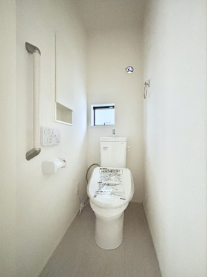 �g�C���@�g�C����1�K��2�K���ꂼ��ɔz�u����Ă��ĂƂĂ��֗��ł��B 