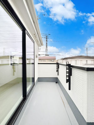 �o���R�j�[�@���[�t�o���R�j�[�B���߂��ǂ��A�傫�Ȑ��󕨂��L���Ċ����܂��B