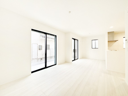 ���r���O�@���邢�z���������A�����̕��͋C�ɖ�������郊�r���O�_�C�j���O 