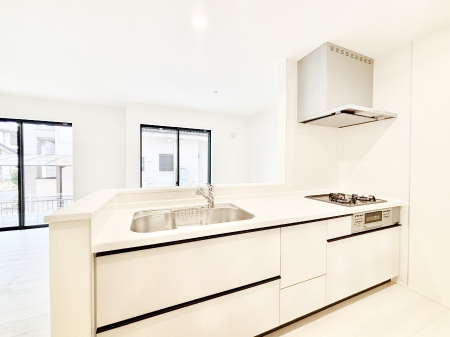 �L�b�`���@���Ƒ��̉�b�e�ޑΖʃL�b�`���B���������̃p�p�}�}�����Ƒ��Ɖ߂������Ԃ����������I