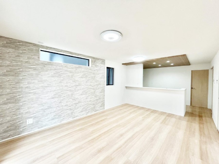 ���r���O�@���Ƒ��̓��₩�Șb�����ŕ�܂�閾�邢���r���O